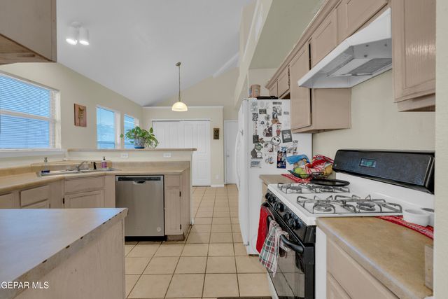 4312 JOHN B OBLINGER Drive, El Paso, TX 79934