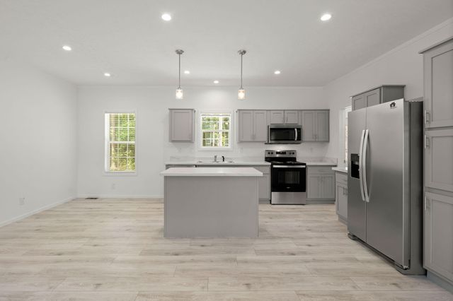 184 Gaines Circle, Cottageville, SC 29435