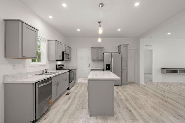 184 Gaines Circle, Cottageville, SC 29435