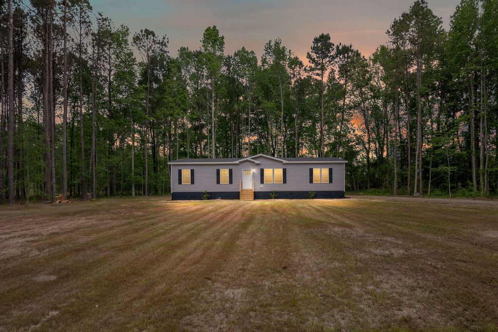 184 Gaines Circle, Cottageville, SC 29435