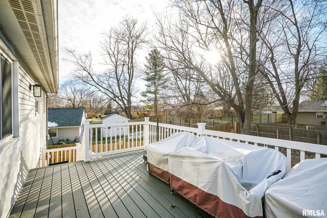 911 LAUDER Avenue, Bartonville, IL 61607