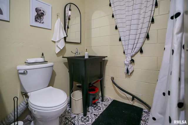 911 LAUDER Avenue, Bartonville, IL 61607