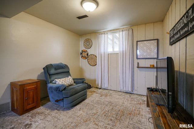 911 LAUDER Avenue, Bartonville, IL 61607