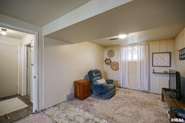 911 LAUDER Avenue, Bartonville, IL 61607