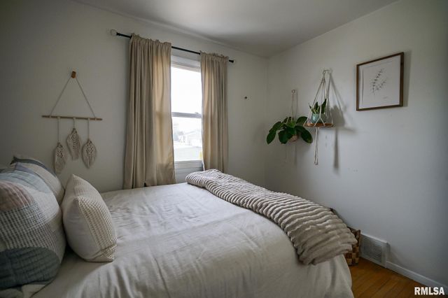 911 LAUDER Avenue, Bartonville, IL 61607