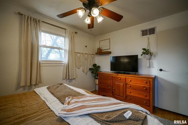 911 LAUDER Avenue, Bartonville, IL 61607