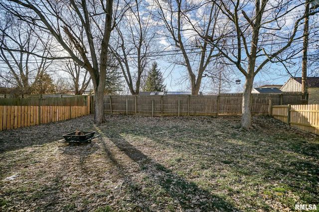 911 LAUDER Avenue, Bartonville, IL 61607