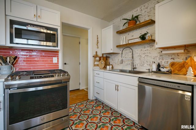 911 LAUDER Avenue, Bartonville, IL 61607