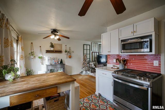 911 LAUDER Avenue, Bartonville, IL 61607