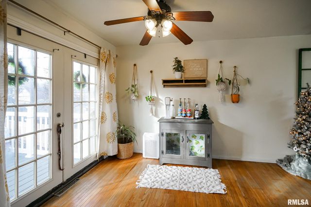 911 LAUDER Avenue, Bartonville, IL 61607