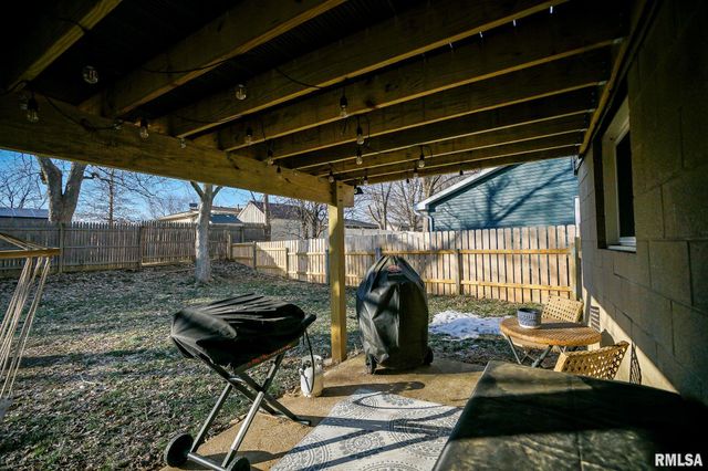 911 LAUDER Avenue, Bartonville, IL 61607