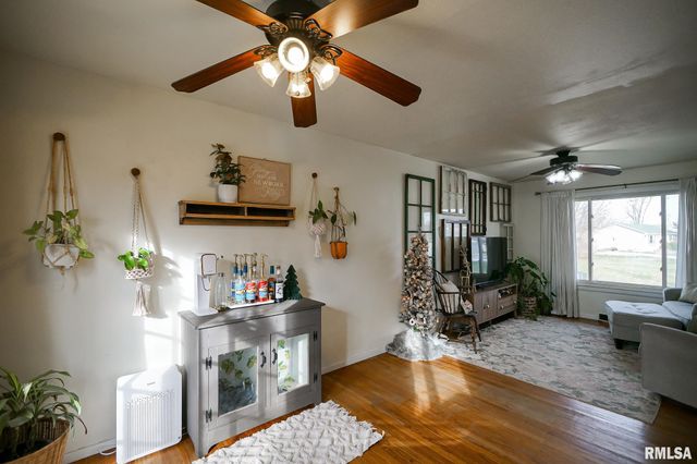 911 LAUDER Avenue, Bartonville, IL 61607