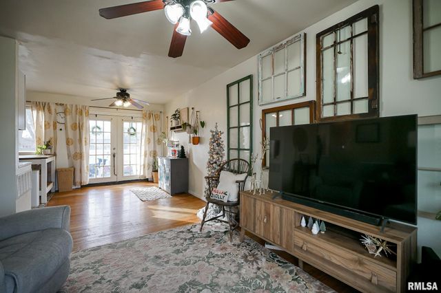 911 LAUDER Avenue, Bartonville, IL 61607