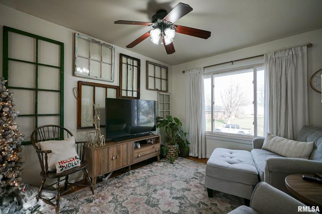 911 LAUDER Avenue, Bartonville, IL 61607