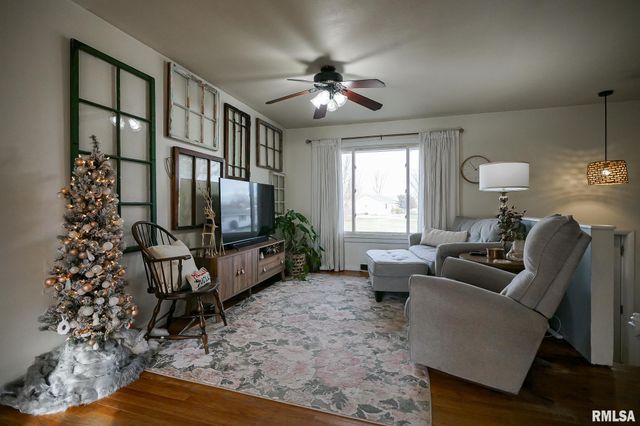 911 LAUDER Avenue, Bartonville, IL 61607