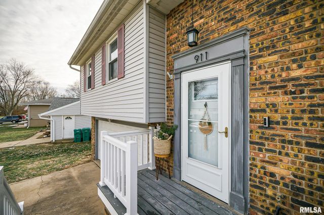 911 LAUDER Avenue, Bartonville, IL 61607