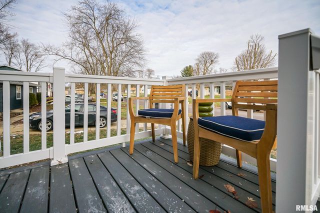 911 LAUDER Avenue, Bartonville, IL 61607