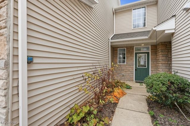 104 Falls River Drive, Munroe Falls, OH 44262