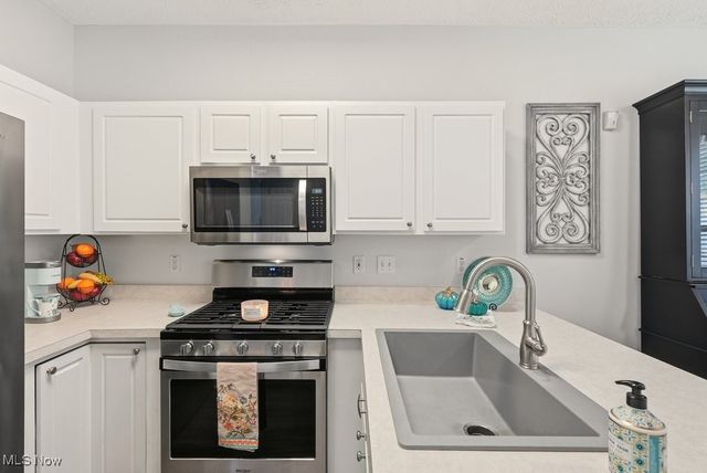 104 Falls River Drive, Munroe Falls, OH 44262