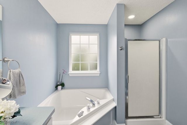 104 Falls River Drive, Munroe Falls, OH 44262