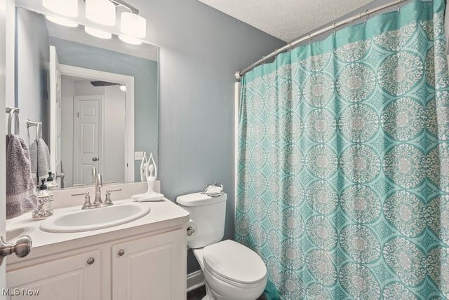 104 Falls River Drive, Munroe Falls, OH 44262