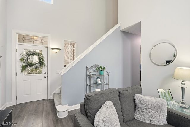 104 Falls River Drive, Munroe Falls, OH 44262