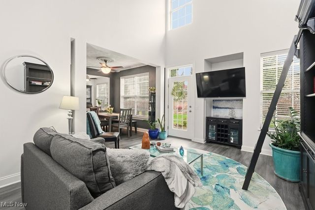 104 Falls River Drive, Munroe Falls, OH 44262