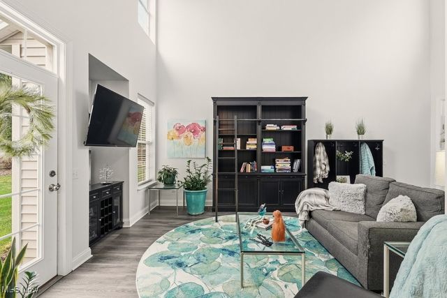 104 Falls River Drive, Munroe Falls, OH 44262