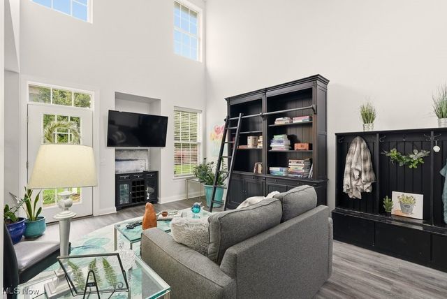 104 Falls River Drive, Munroe Falls, OH 44262