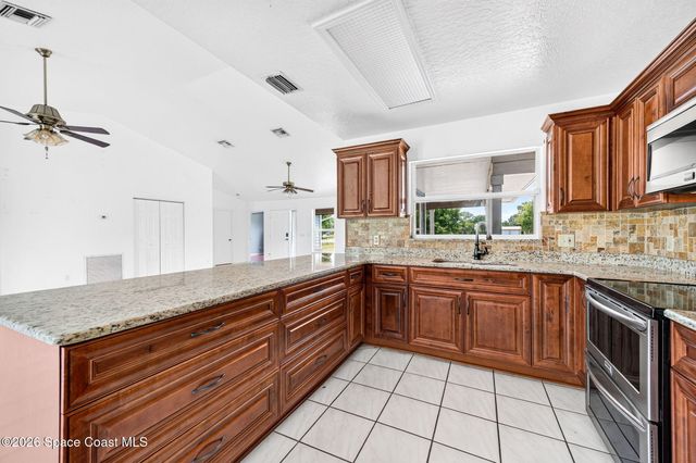 2630 Waring Lane, Malabar, FL 32950