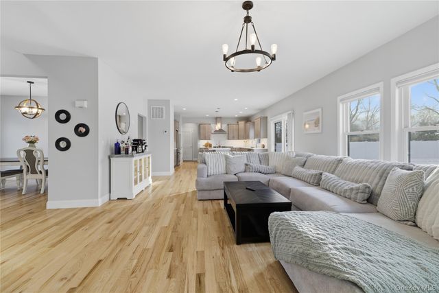 9 Shaw Lane, East Moriches, NY 11940