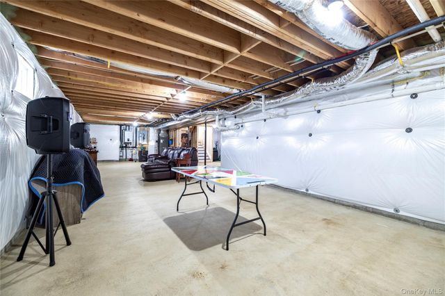 9 Shaw Lane, East Moriches, NY 11940