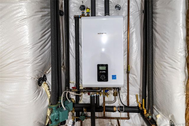 9 Shaw Lane, East Moriches, NY 11940