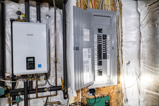 9 Shaw Lane, East Moriches, NY 11940