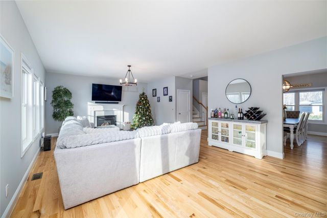 9 Shaw Lane, East Moriches, NY 11940