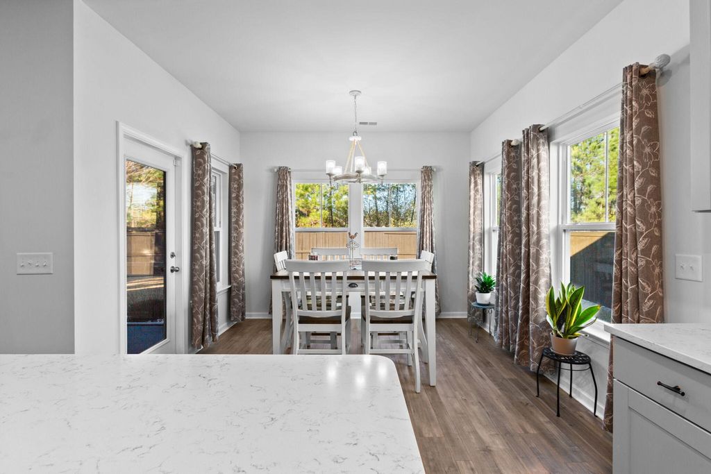 Image 11 of property listing at 148 Haverhill Street, Summerville, SC 29486