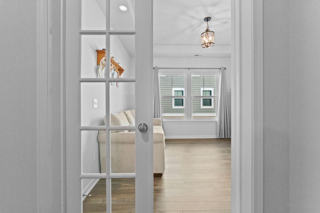 Image 20 of property listing at 148 Haverhill Street, Summerville, SC 29486