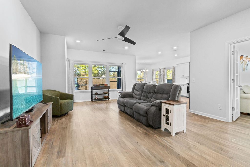 Image 5 of property listing at 148 Haverhill Street, Summerville, SC 29486