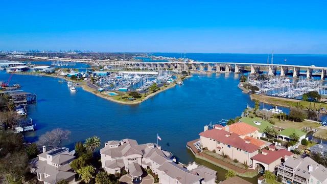 529 E Shore Drive, Clear Lake Shores, TX 77565