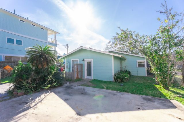 529 E Shore Drive, Clear Lake Shores, TX 77565