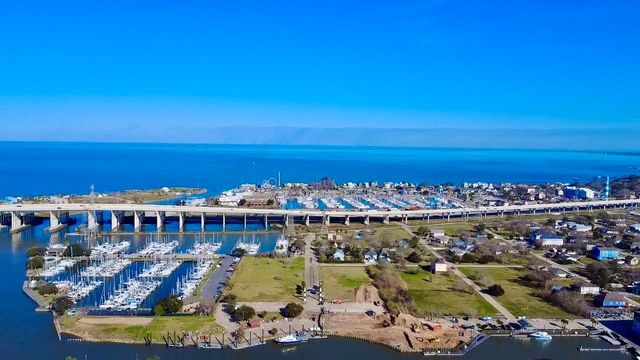 529 E Shore Drive, Clear Lake Shores, TX 77565