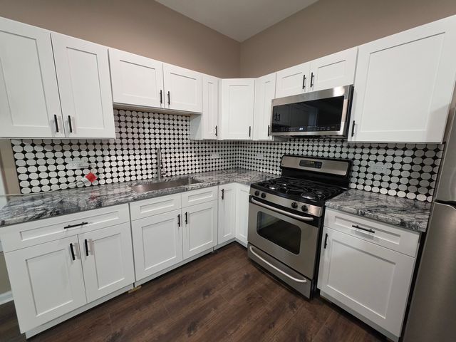214 Franklin Street 1, Waukegan, IL 60085