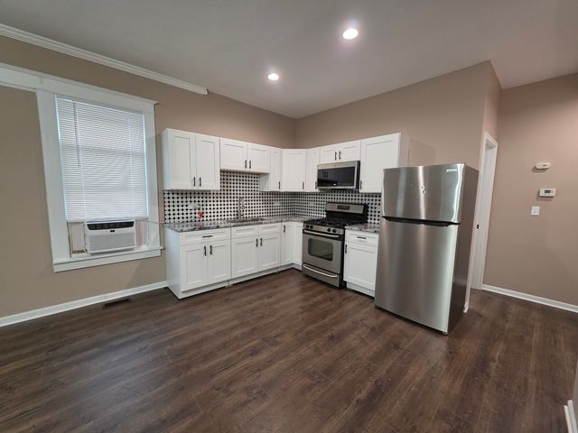 214 Franklin Street 1, Waukegan, IL 60085
