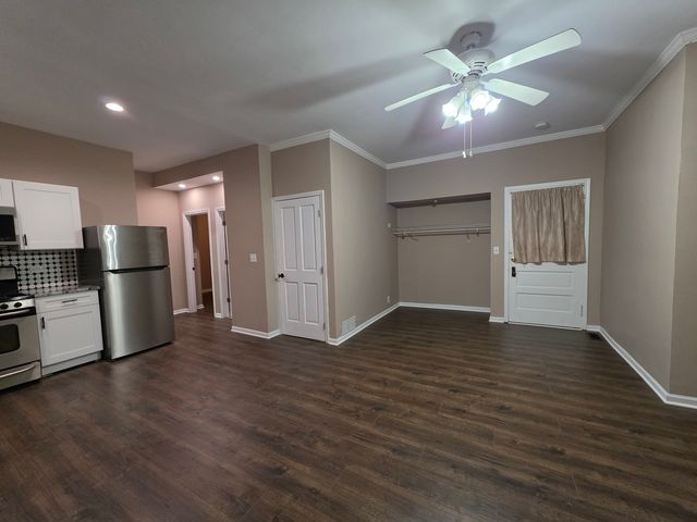 214 Franklin Street 1, Waukegan, IL 60085