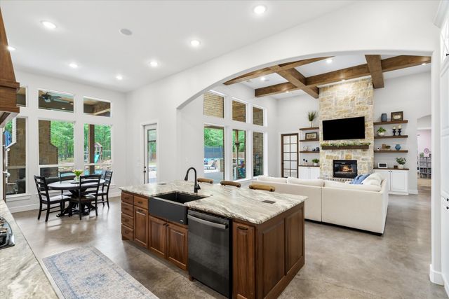 225 Vz County Road 2103, Canton, TX 75103