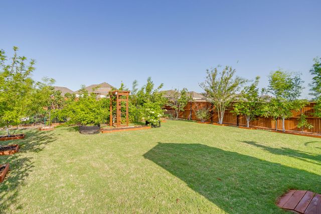 237 Bayonet Drive, Fort Worth, TX 76108