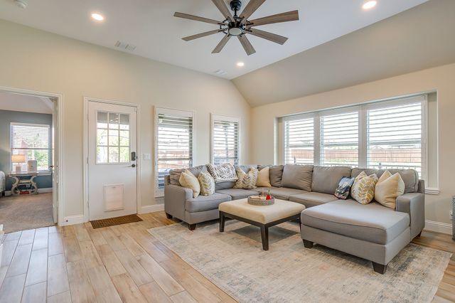 237 Bayonet Drive, Fort Worth, TX 76108