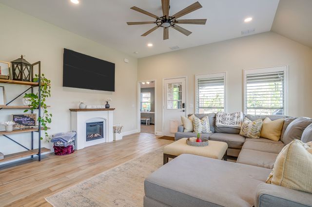 237 Bayonet Drive, Fort Worth, TX 76108