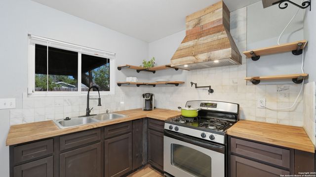 8715 Cape Valley, San Antonio, TX 78227