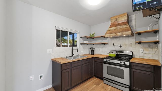 8715 Cape Valley, San Antonio, TX 78227